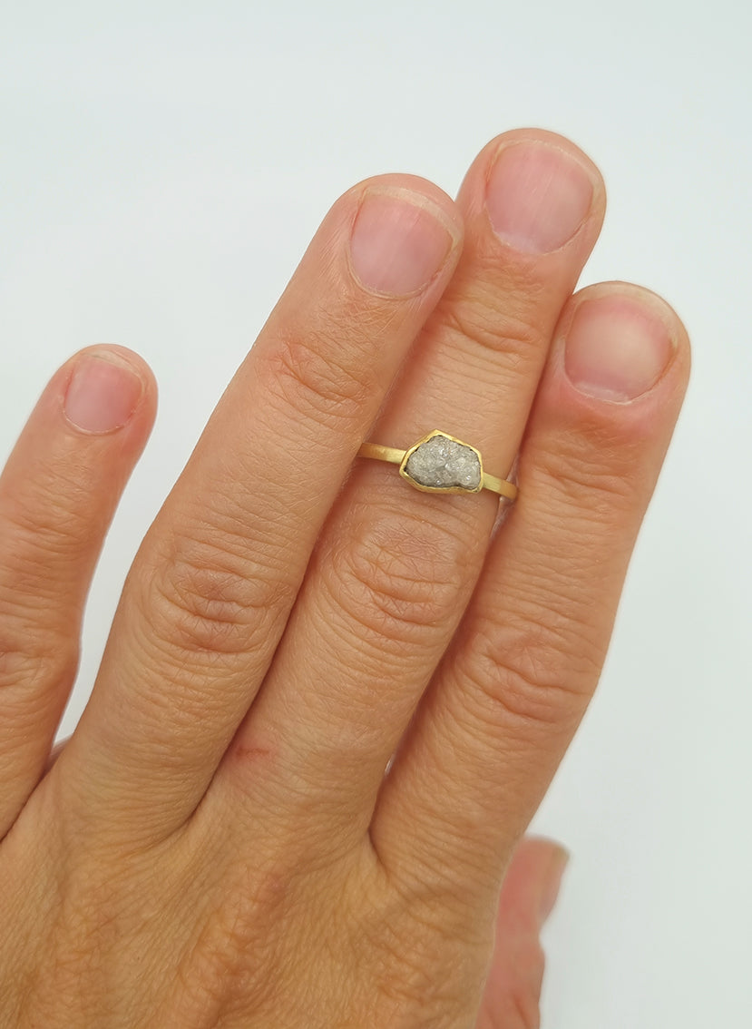 2 ct Rohdiamant Ring in Gold