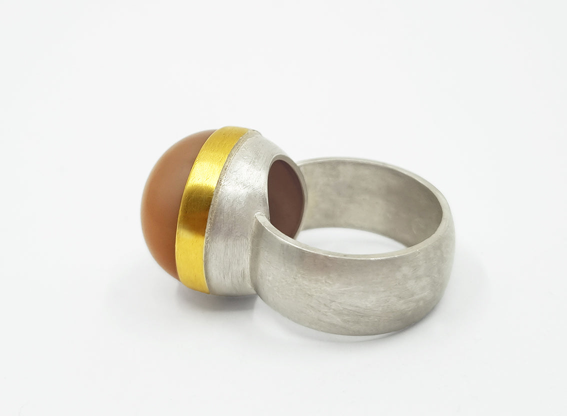 Mondsteinring aus Gold und Silber