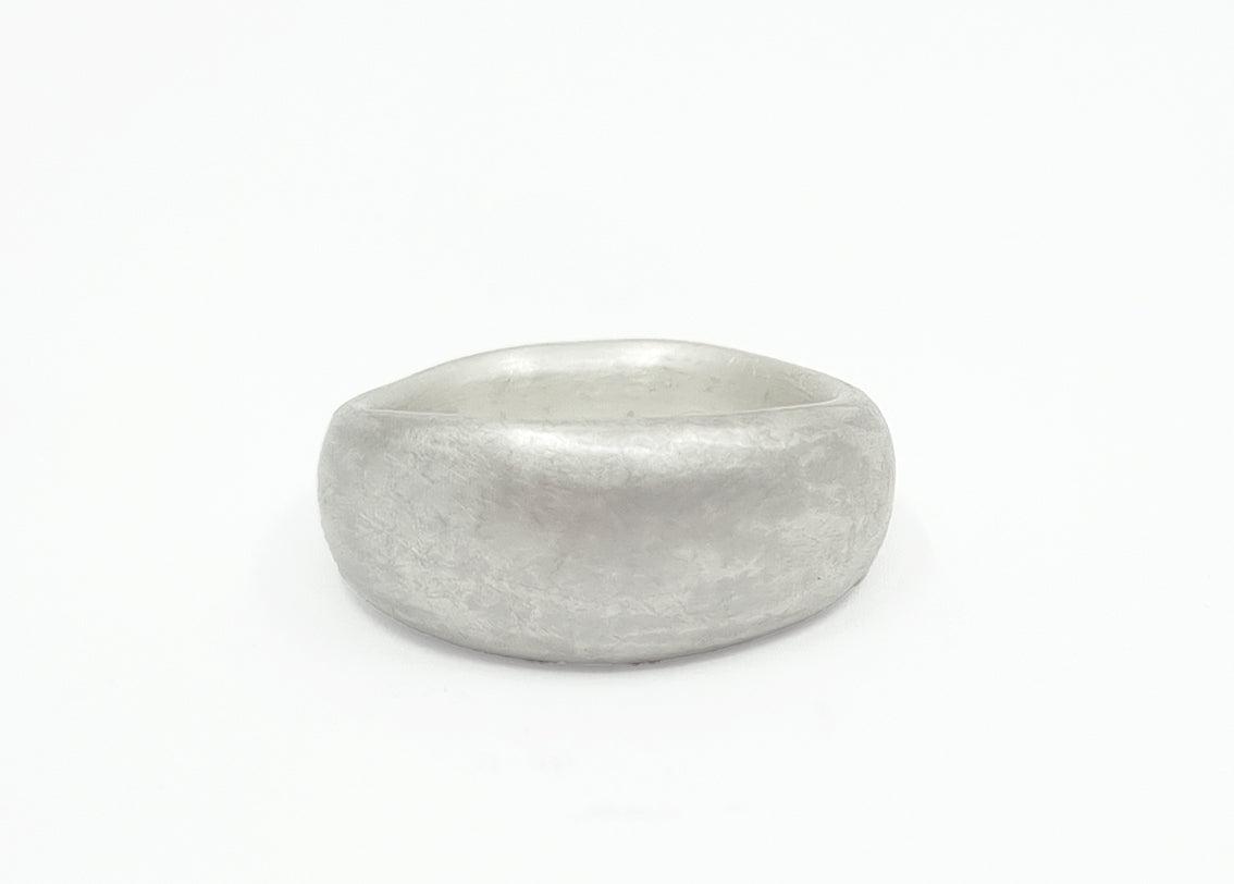 Supple statement cast ring made of silver – handmade unique piece in various sizes