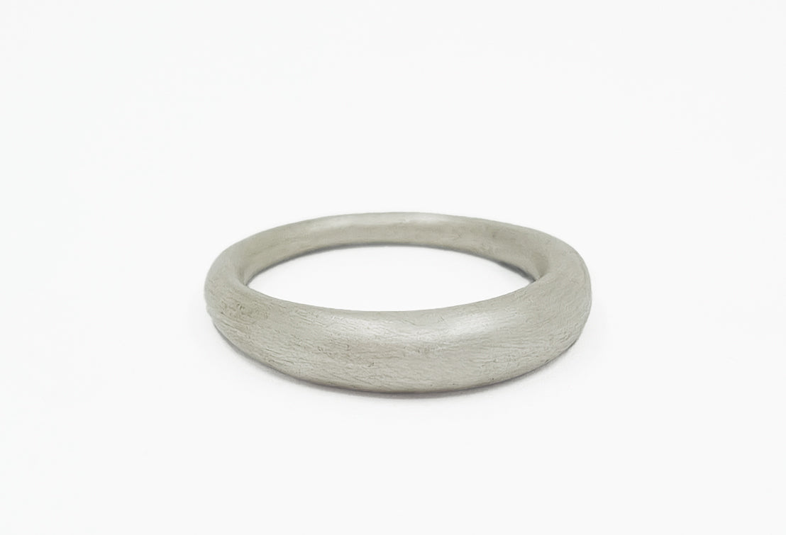 Supple statement cast ring made of silver – handmade unique piece in various sizes