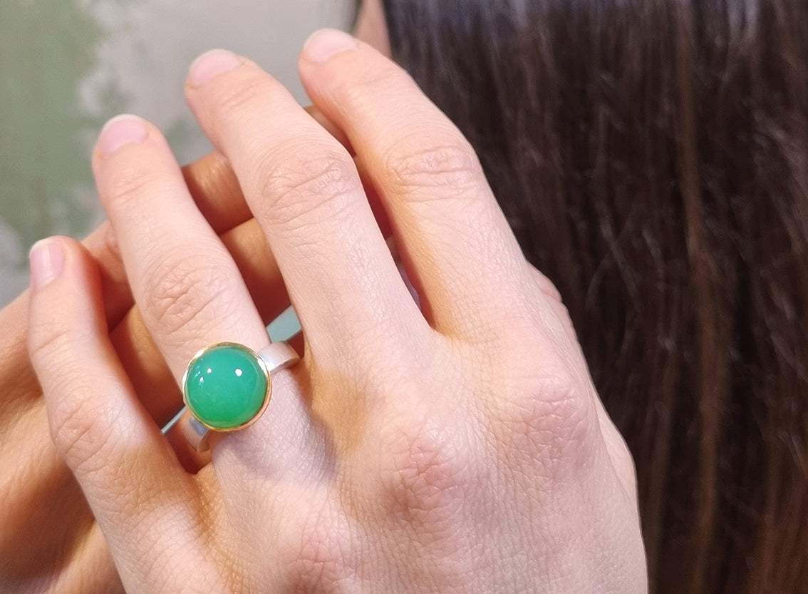 Chrysopras Ring in Silber mit 900er Goldfassung