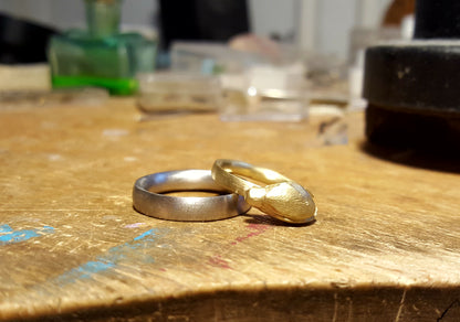 585er Weißgold und Gelbgold mit Schneeglöckchen Blüte