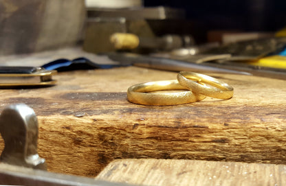 750er Gelbgold, grob gefeilt