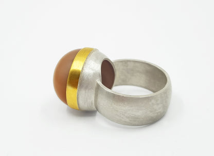 Unique handmade ring made of 925 silver with 900 gold setting and 14mm round Indian moonstone